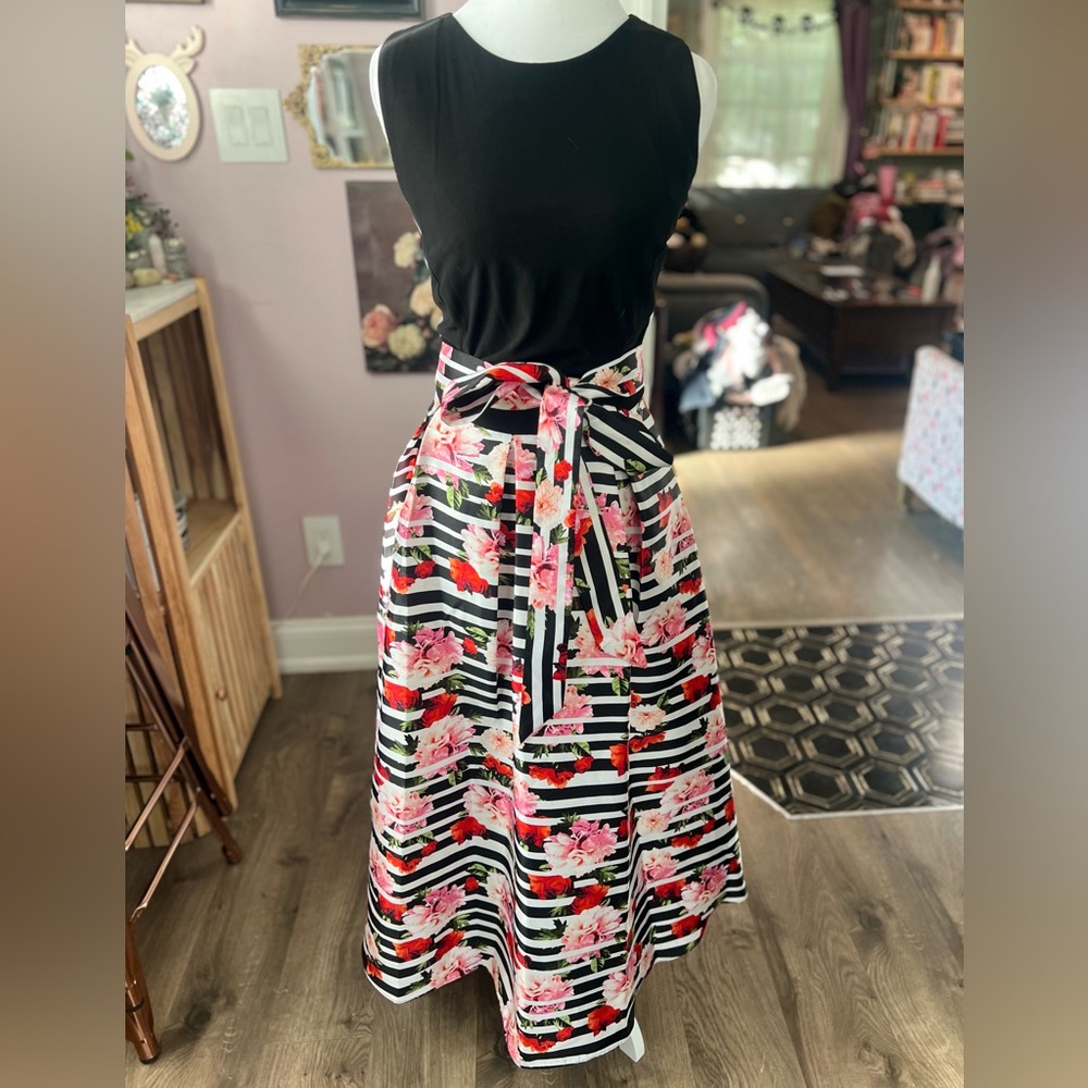 SL Fashions Black and Pink Floral A-Line Skirt